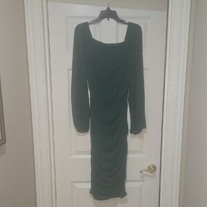 Chic Long Sleeve Dress in Deep Green